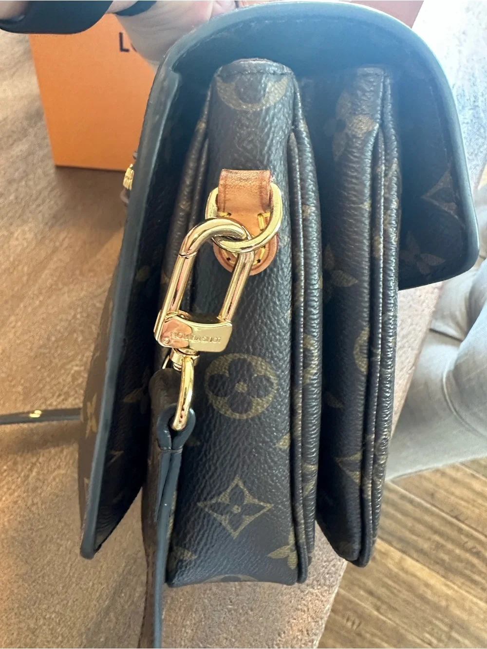Louis Vuitton Pochette Metis Monogram Canvas Shoulder Bag in Brown